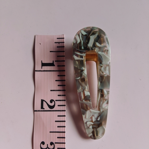 Tortoise shell design acrylic large hair clip set x2 - Picture 6 of 6